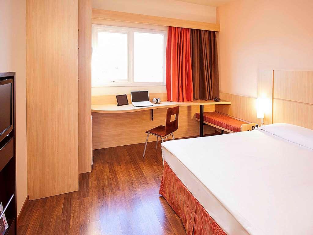 Ibis Uberlandia Hotel Room photo